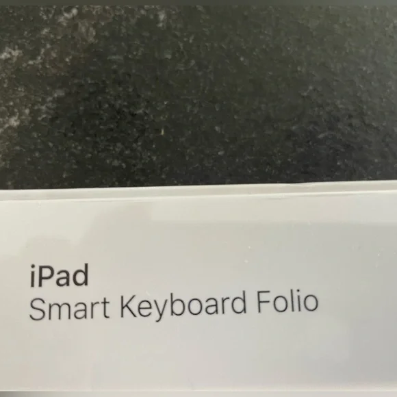 NWT: iPad Smart Keyboard Folio for iPad Pro 11-inch - Picture 5 of 6